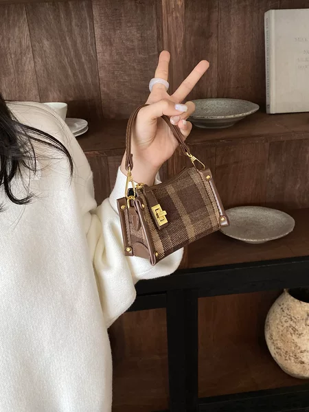 New autumn and winter woolen mini children's parent-child style handbag, crossbody accessory, small square bag, women's bag wholesale