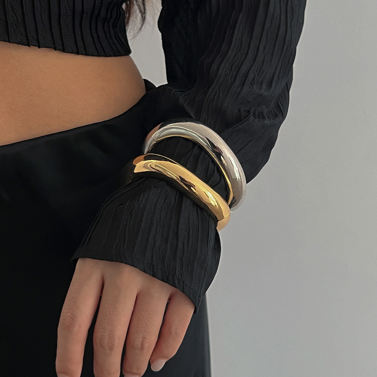 Retro Punk Solid Color Alloy Bangles Wholesale display picture 20