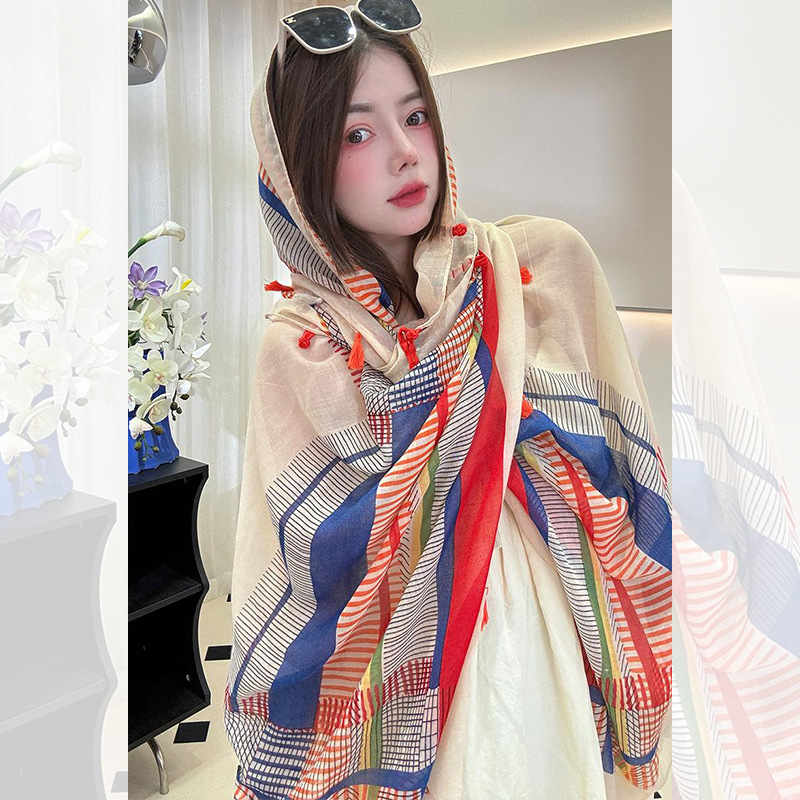 Chal de protección solar de verano para mujer 2025 nuevo estilo hebilla largo estilo étnico fotografía de viaje estilo fino playa bufanda de seda capa