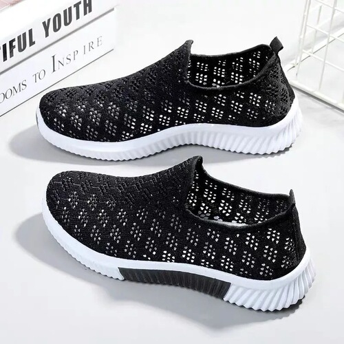 Summer old Beijing cloth shoes for women, hollow mesh breathable casual shoes, soft-soled mesh shoes, flat-soled slip-on mom shoes