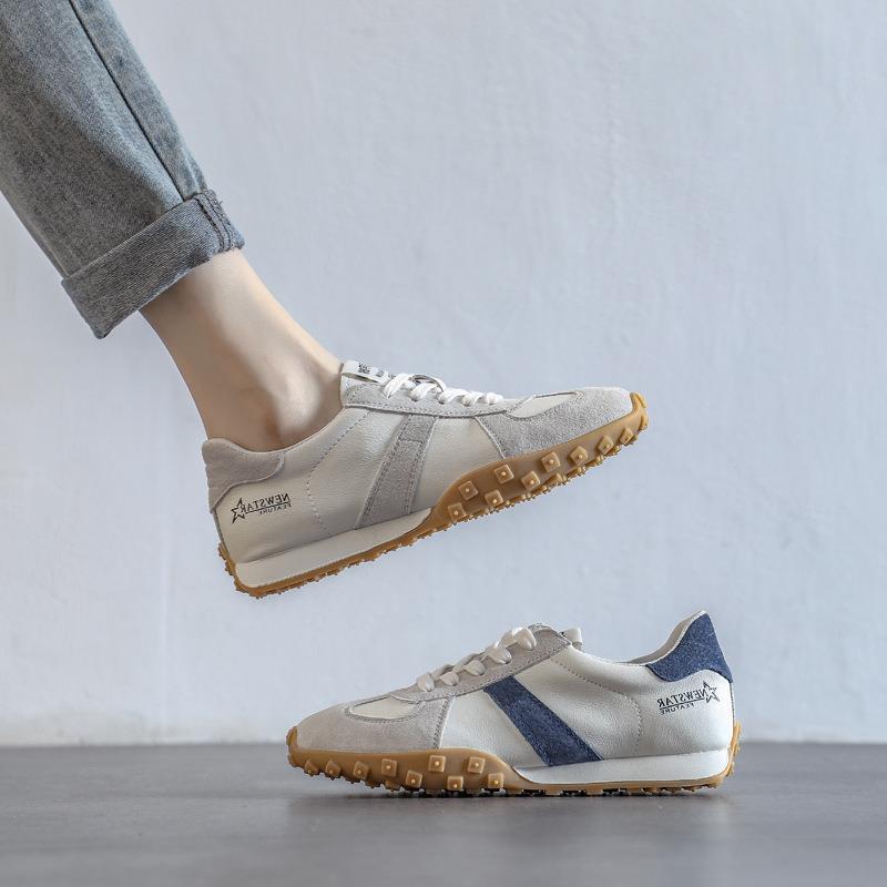 Dexun Shoes Soft Leather White Shoes Women's Soft Sole Soft Surface Comfortable Women's Shoes 2024 New Forrest Gump Shoes Casual Sports Shoes Dexun Shoes Soft Leather White Shoes Women's Soft Sole Soft Surface Comfortable Women's Shoes 2024 New Forrest Gump Shoes Casual Sports Shoes