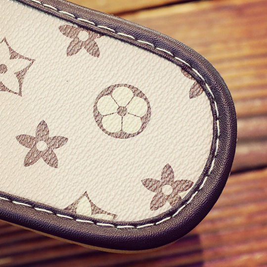 Summer home high-end Internet celebrity couple leather slippers home soft bottom slippers men's and women's summer indoor non-slip shoes