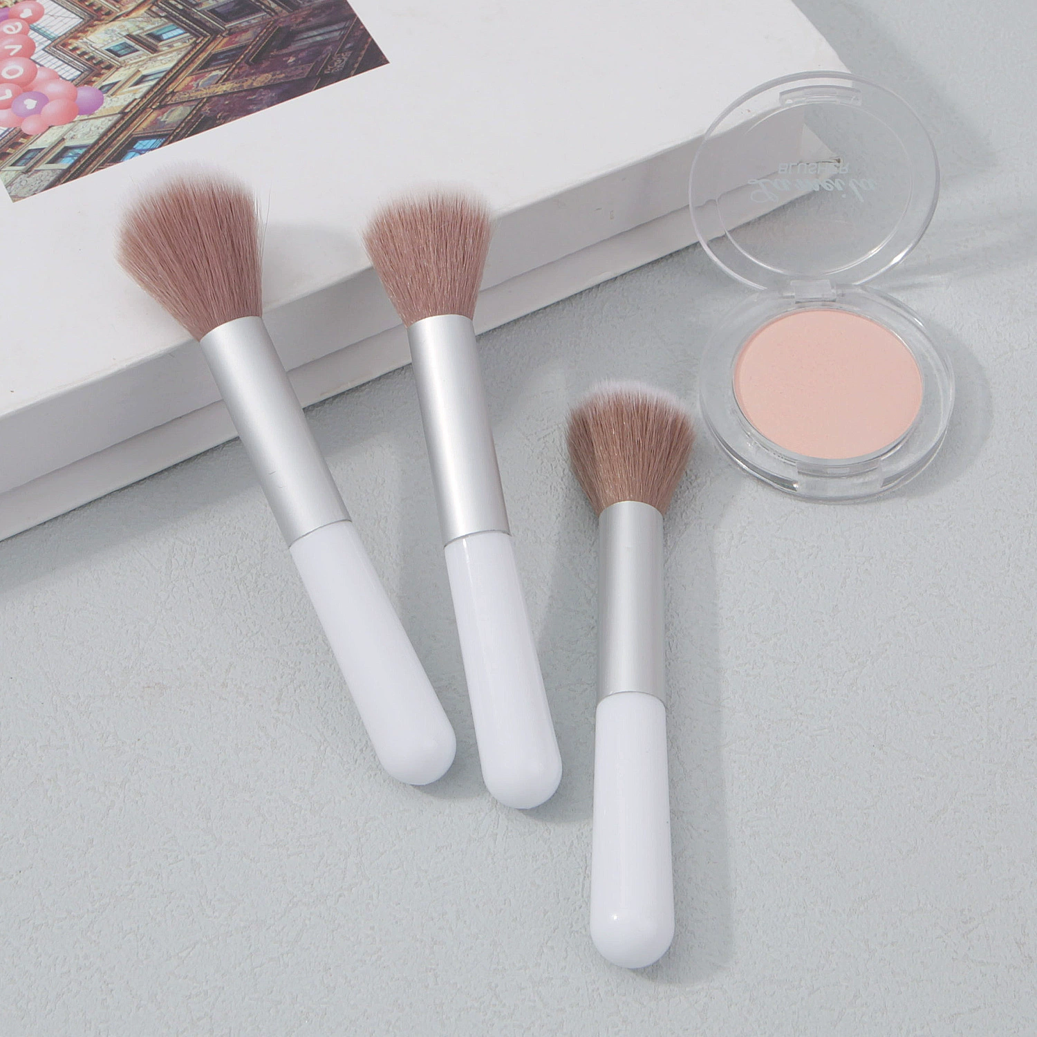 Новый маленький Один щетка для румяна Оптовая продажа щетка для основы росы щетка для ремонта щетка портативный макияж щетка для макияжа