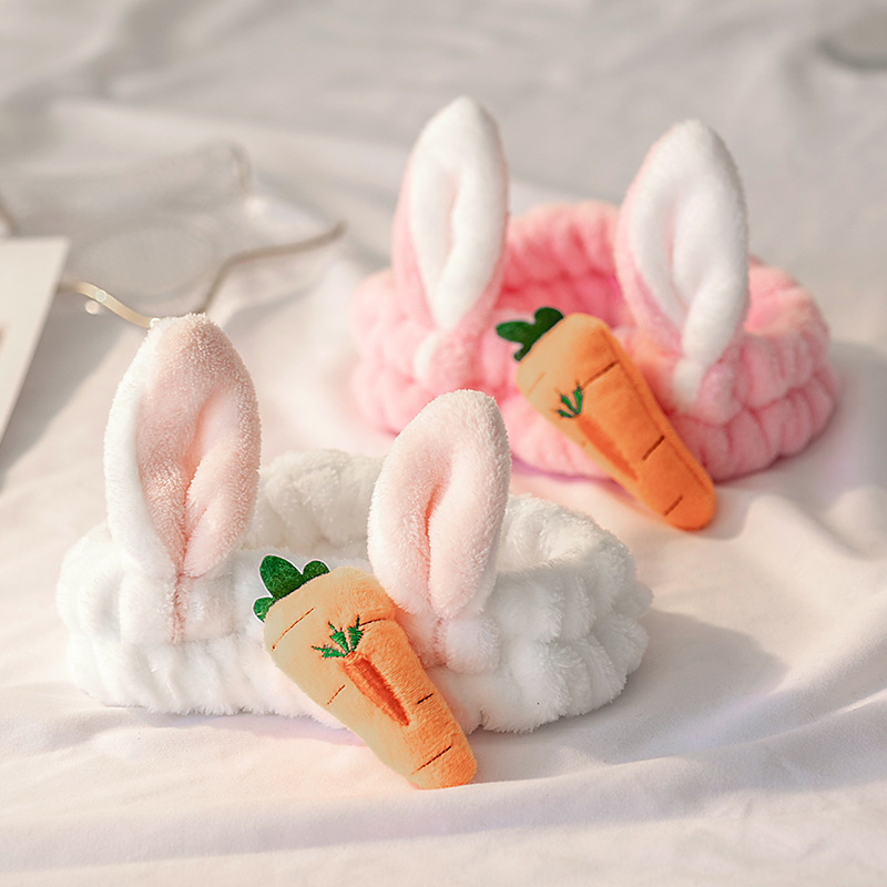 [Ventas directas de fábrica] lindo felpa estilo coreano mujeres máscara de maquillaje orejas de conejo banda de pelo de rábano