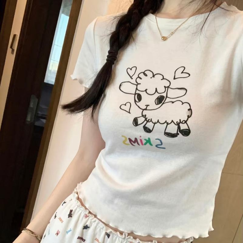 Skims exclusive little sheep print graffiti lace round neck short-sleeve T-shirt for women, heart design, summer pure cotton T-shirt Skims exclusive little sheep print graffiti lace round neck short-sleeve T-shirt for women, heart design, summer pure cotton T-shirt