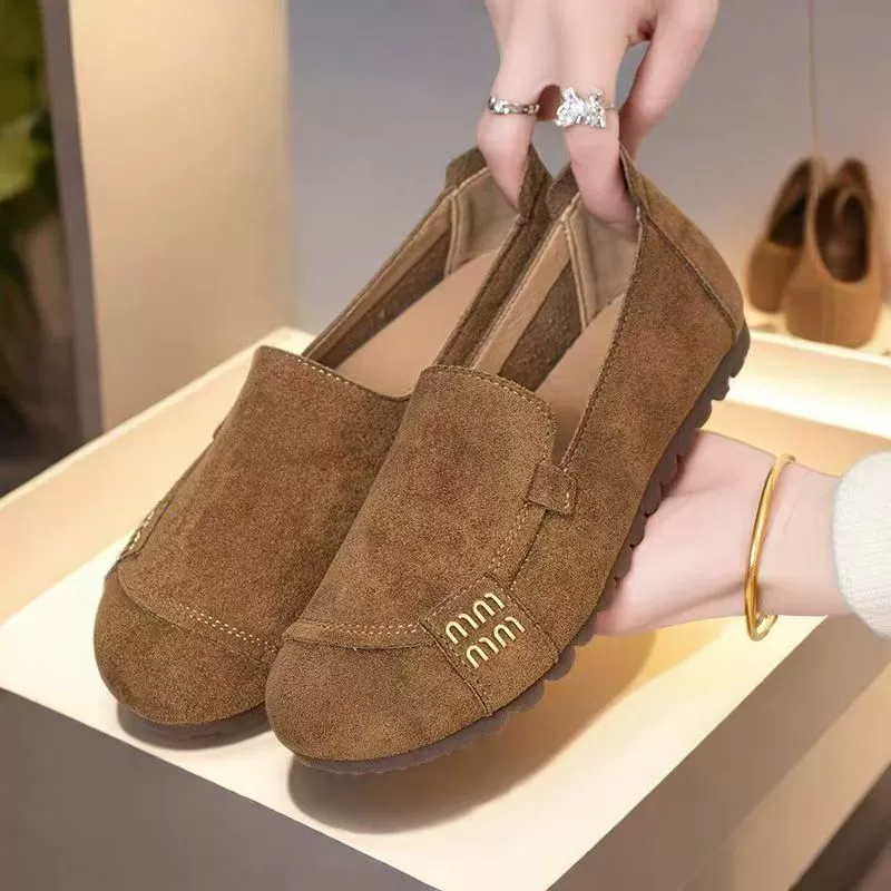 Плоская обувь из бобов 2025 новый матовый противоскользящий повседневный нескользящий мягкий подошв одиночные туфли женская мама рабочая обувь