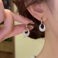 设计感微镶锆石椭圆镂空耳扣气质轻奢精致简约高级感个性耳环耳饰