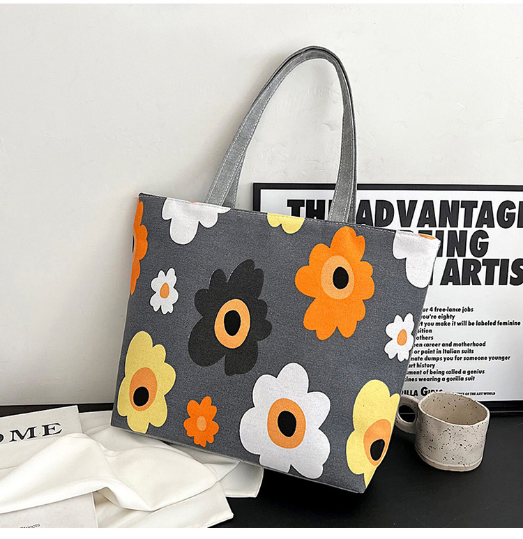 Women's Streetwear Color Block Flower Canvas Shopping Bags display picture 19