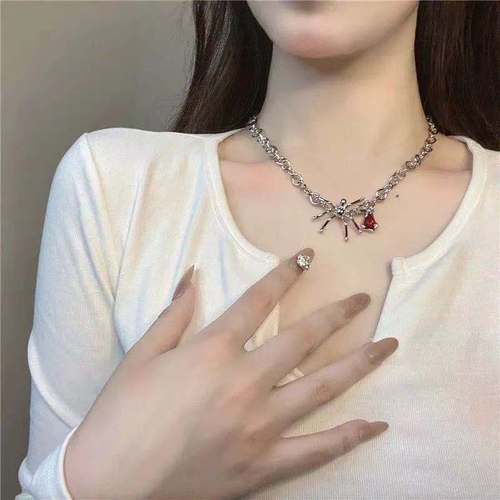 New retro punk European and American ins blogger love pendant metal texture exaggerated thick chain hip-hop style necklace