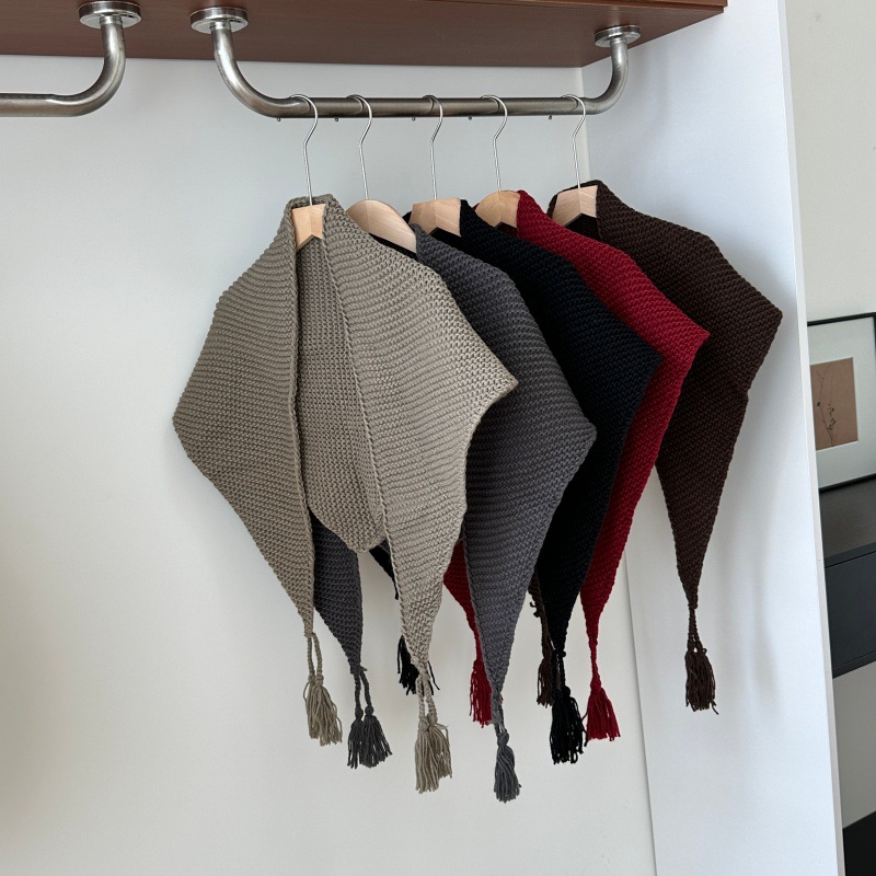 2025 Artistic Knitted Tassel Triangle Scarf Shawl for Women Spring and Summer Fashion Versatile Trendy Small Cape High-End Outerwear