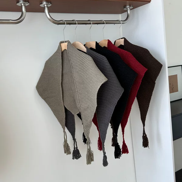 2025 Artistic Knitted Tassel Triangle Scarf Shawl for Women Spring and Summer Fashion Versatile Trendy Small Cape High-End Outerwear