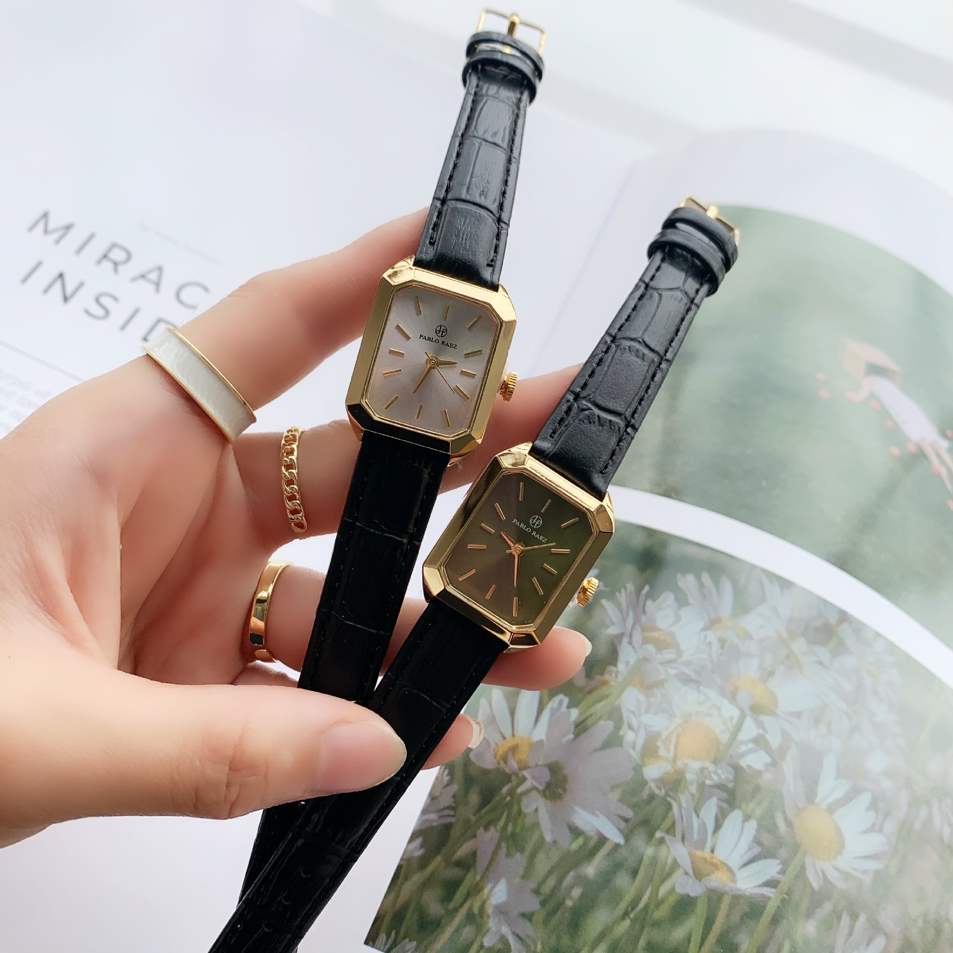 Nuovo piccolo orologio verde di lusso leggero Cintura casual alla moda Orologio da donna Quadrante quadrato Orologio da lavoro Regalo di fascia alta per impiegati e studenti_voghion.com