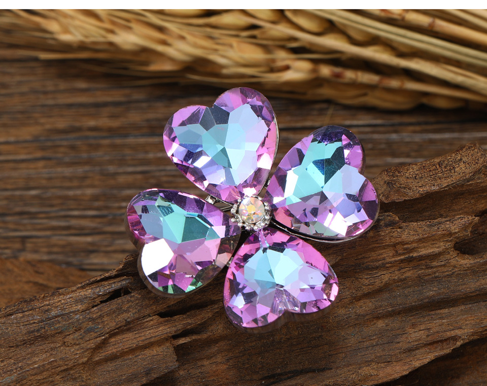 Simple Style Shamrock Alloy Inlay Rhinestones Women's Brooches display picture 3