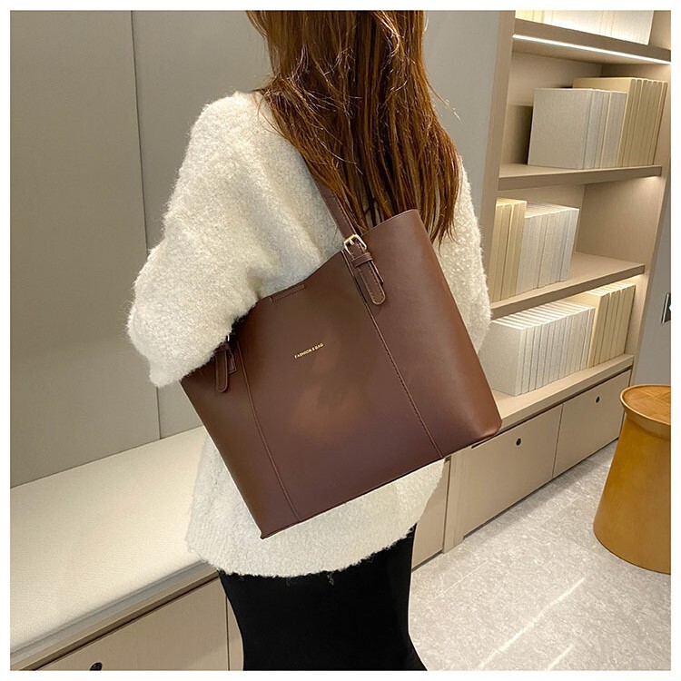 Women's Shoulder Bag, Simple and Elegant Commuter Bag, Women's 2025 New Style, Stylish Large-Capacity Shoulder Tote Bag Made of Pu