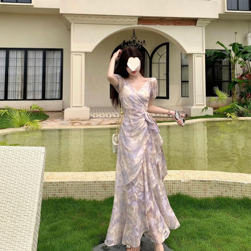 Yujie のユニークで美しい V ネック花柄ドレス女性のための 2025 夏のファッション気質ハイエンドウエストロングスカート|undefined