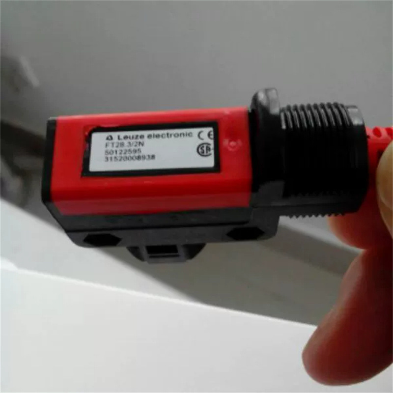 IS 212MM4NO-8N0劳易测leuze感应传感器IS 218MM4NO-12E-S12