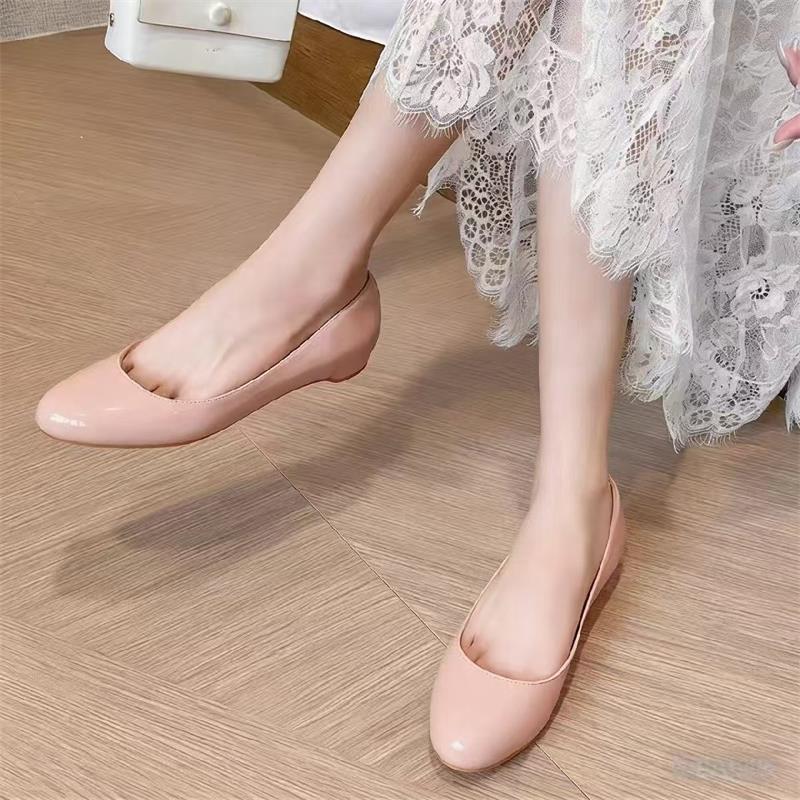 Zapatos de cuero lacado desnudo franceses para mujeres primavera y verano 2026 nuevos zapatos de trabajo de altura interior de cabeza redonda de moda