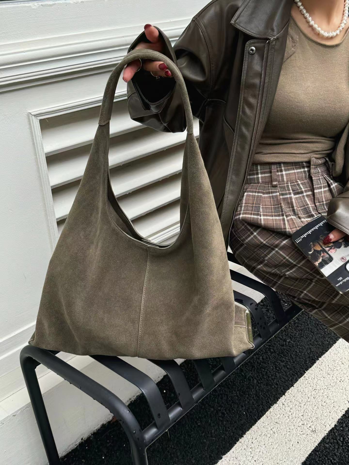Matte leather capacious one-shoulder bag