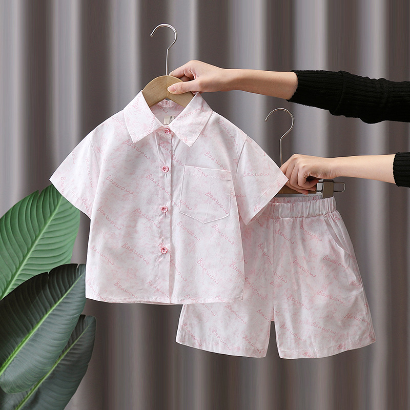 7177 Traje de camisa rosa para niños Ropa de playa estilo de vacaciones delgada de verano para niños 2025 nueva celebridad de Internet de manga corta