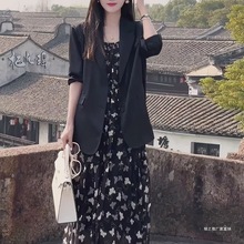 气质碎花设计长款百褶连衣裙黑色系西装外套两件套2025春季新款女