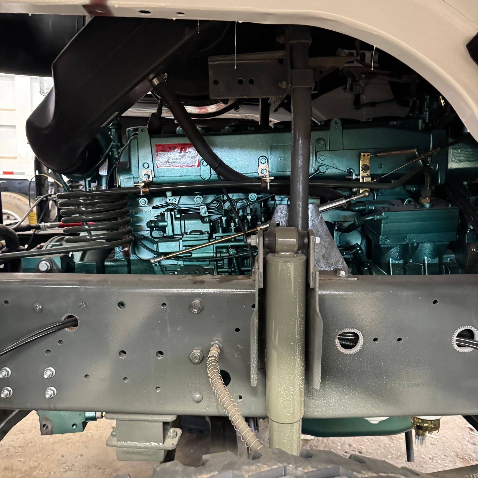 Exporting Used Sinotruk Howo Dump Trucks, Earthmoving Trucks, and Tipper Trucks to Africa, 371 Horsepower, 6X4 Rear Eight-Wheel Drive