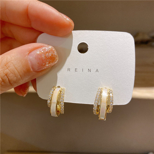 Micropaved zircon, shell zircon, three vertical strips of sparkling diamond earrings, natural mother-of-pearl earrings, S925 silver needle, light and luxurious style