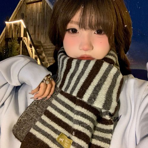 Korean Retro Color-Blocking Striped Knit Scarf for Women - Autumn/Winter, Unique Design, Relaxed Style, Warmth Protection Neck Scarf