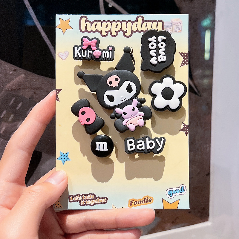新しい漫画の赤いハローキティの靴の花、かわいくて見栄えの良いミニオンの取り外し可能な下駄の靴の花の靴のバックル|undefined