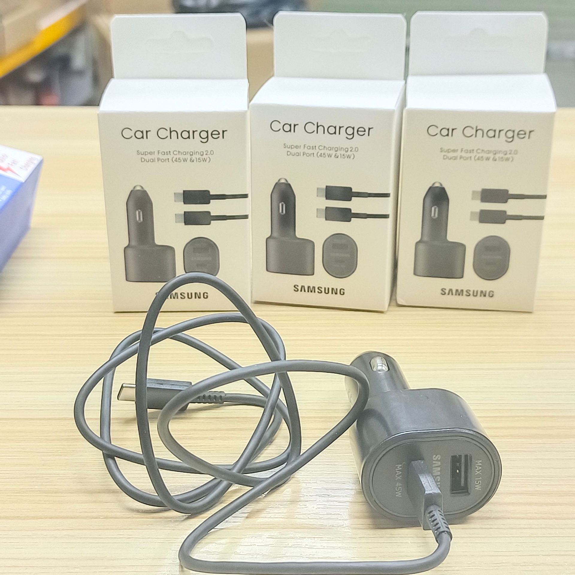 Suitable for Samsung S22Ultra 45W Car Battery Charger A+C One-To-Two Car Charger Ultra-Fast Ep-L530