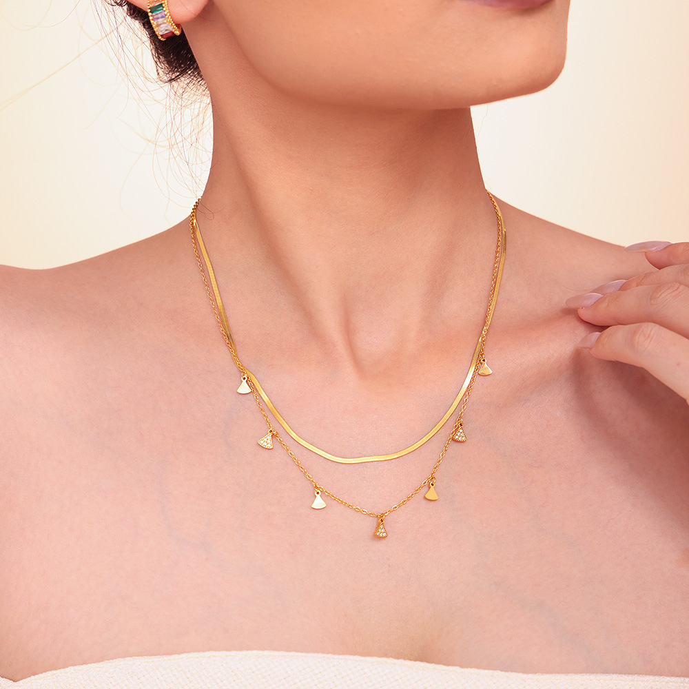 Minigonna geometrica con set di accessori multipli con zirconi intarsiati, collana, bracciale, acciaio al titanio placcato in oro vero, copricapo_voghion.com