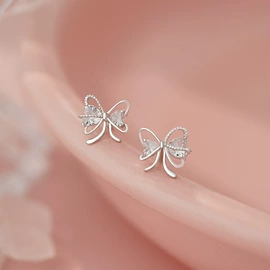 耳钉;项链;戒指