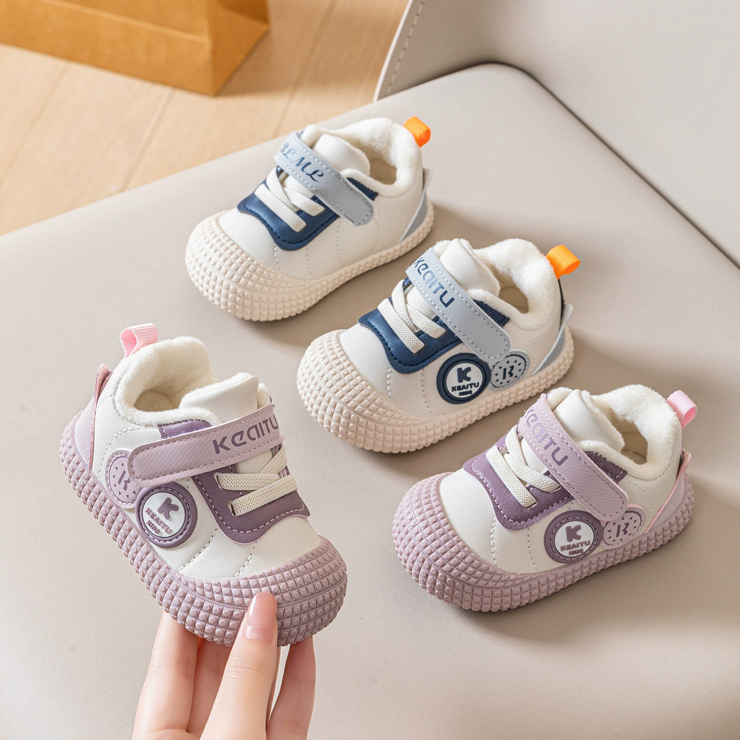 2024 зимняя новая женская обувь для малышей, теплая детская обувь хлопчатобумажная обувь, хлопчатобумажная мужская мягкая подошва нескользящая детская обувь