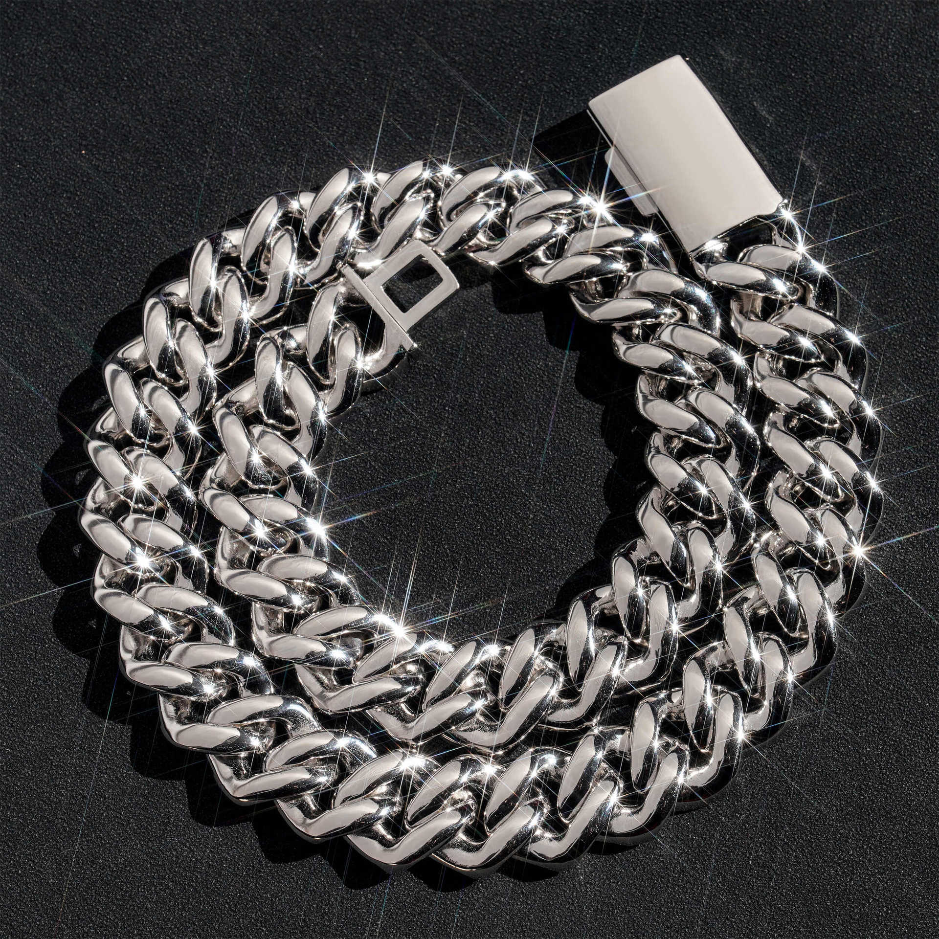 Cuban Link Chain Necklace For Men With Moissanite And T-stone_voghion.com