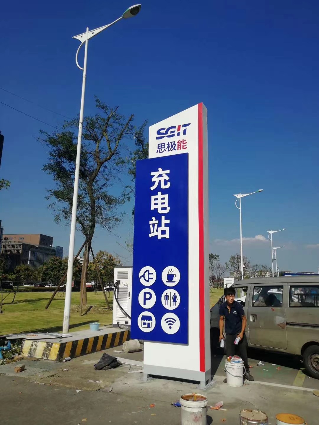 不锈钢导视牌 大型神堡垒雕塑制作厂家 来图咨询/量大优惠