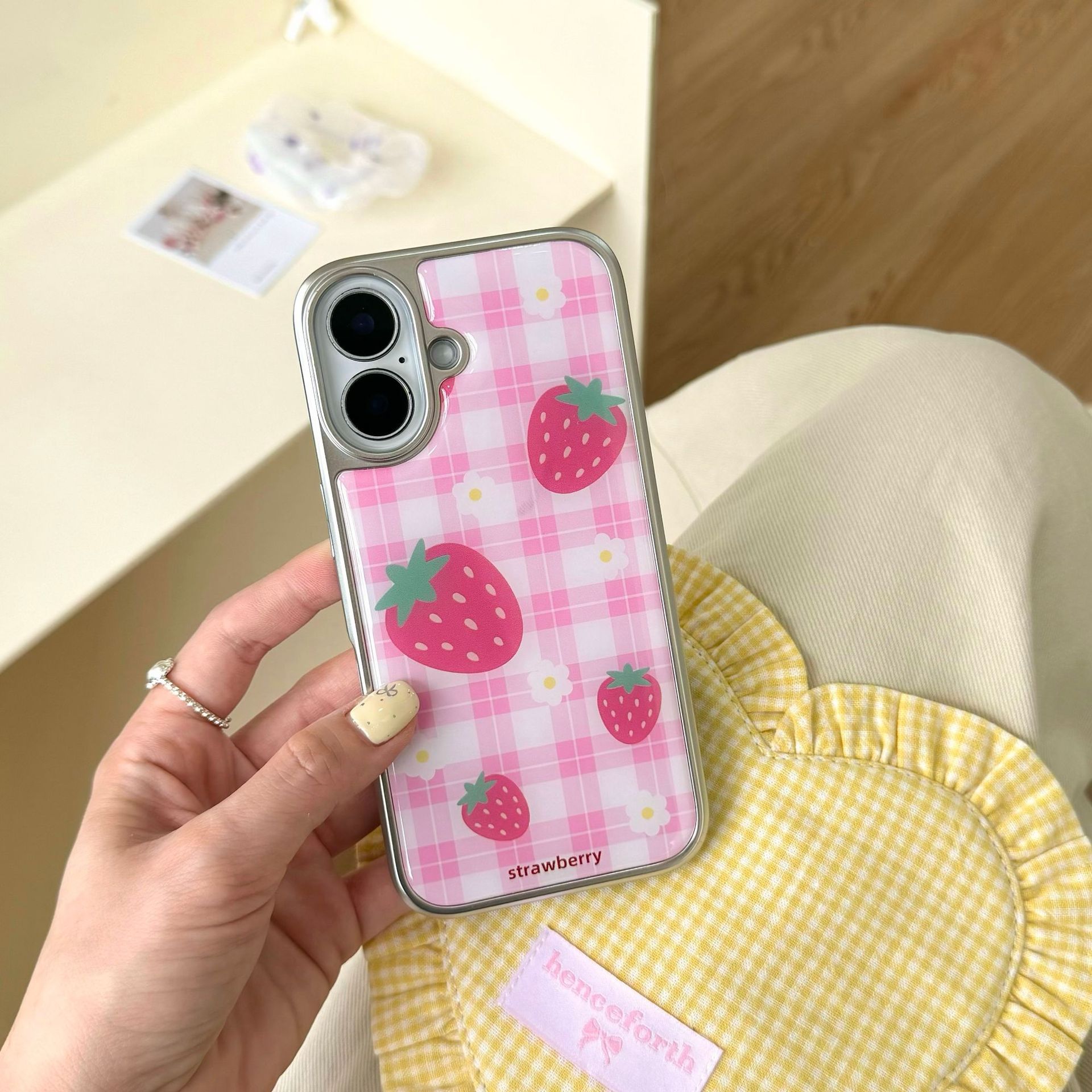 Corazón de niña fresa a cuadros rosa para Apple 16ProMax funda para teléfono móvil 15Pro Cadena 14/13 Mujer 15PM