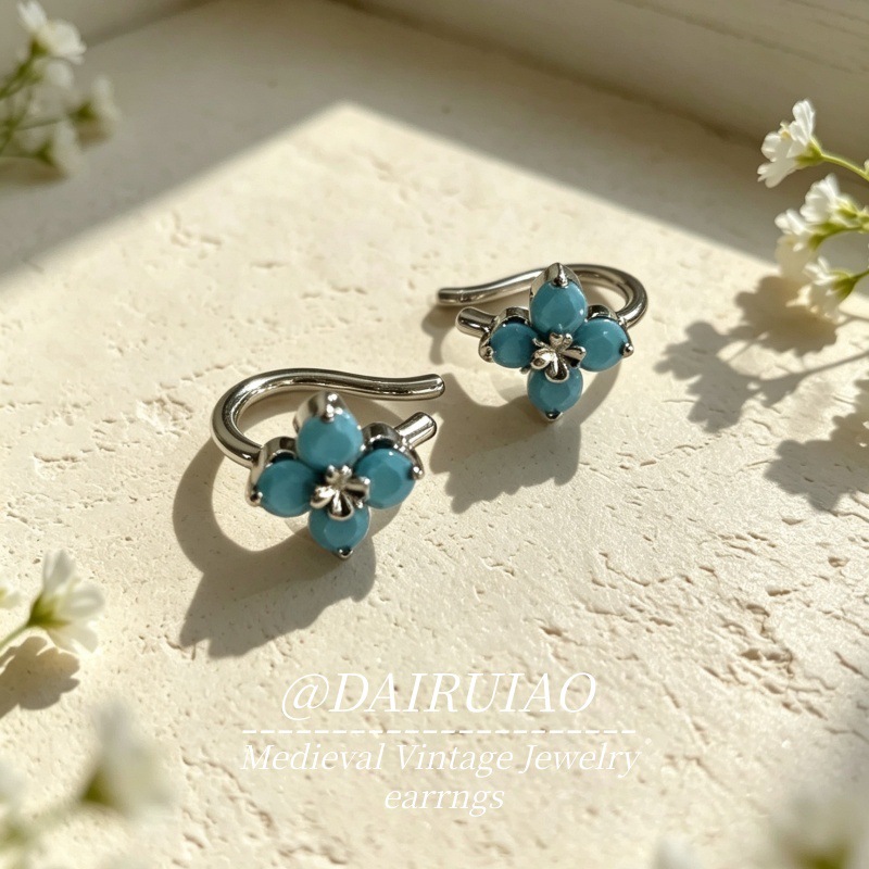 Vintage four-leaf flower earrings for women, blue turquoise earrings, French light luxury niche design, exquisite and versatile