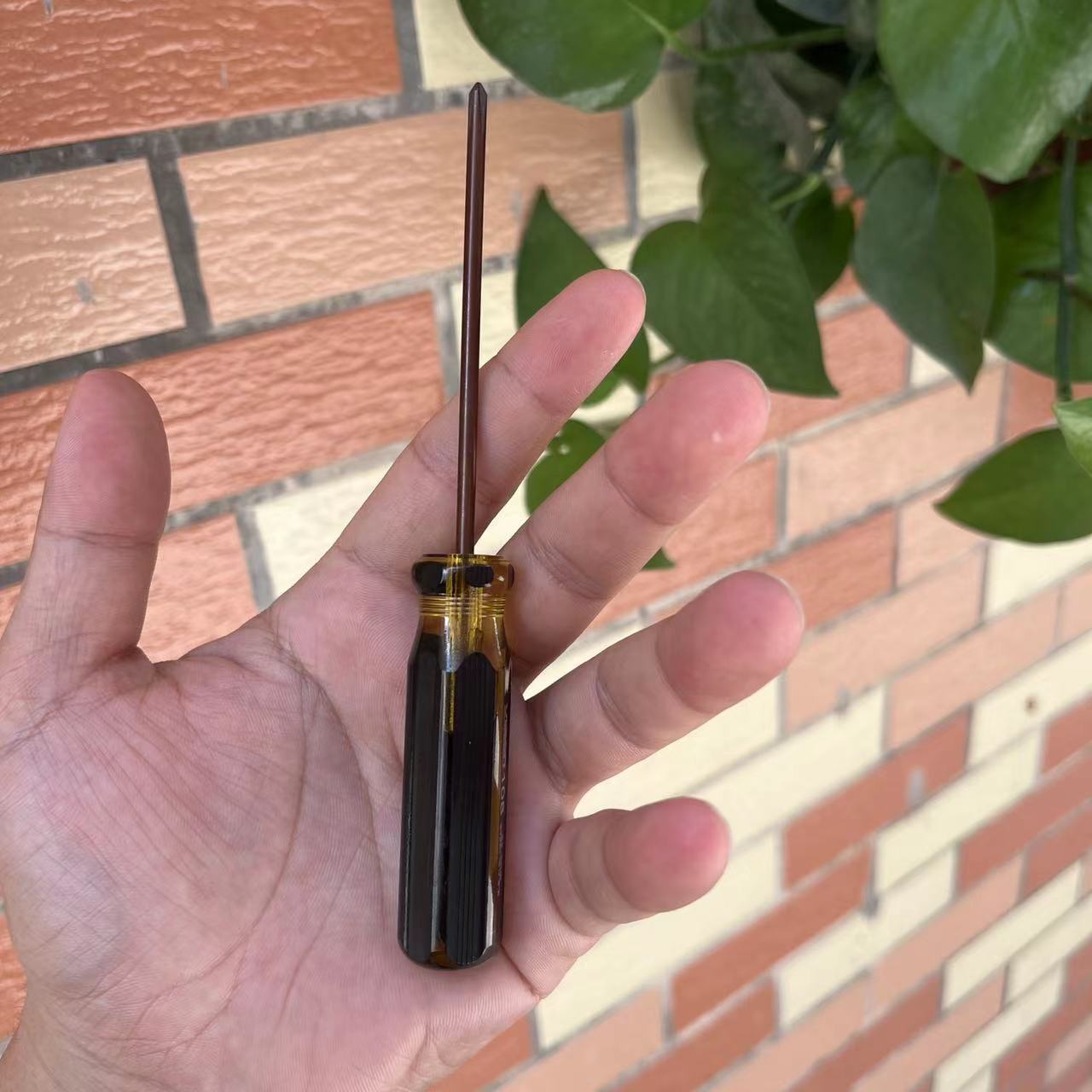 Destornillador transfronterizo S2 destornillador endurecido S2 destornillador de acero de aleación 3*75 mango de PVC cruzado