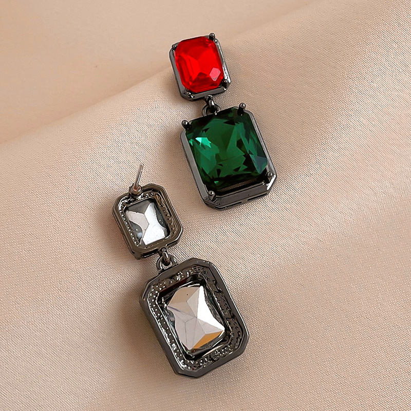 Fashion retro emerald inlaid rhinestone square copper earrings