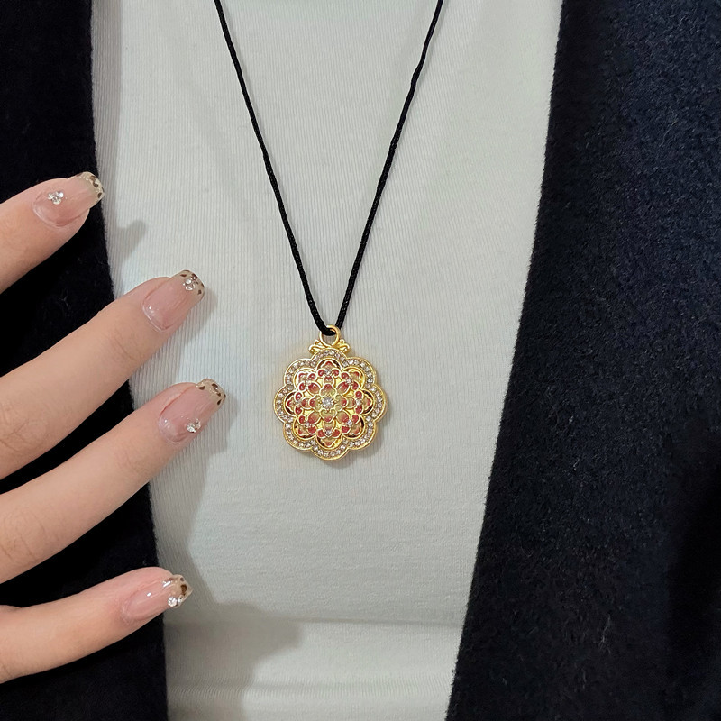 Luo Sheng nuevo estilo chino exquisito esmalte color hueco colgante de oro para regalos