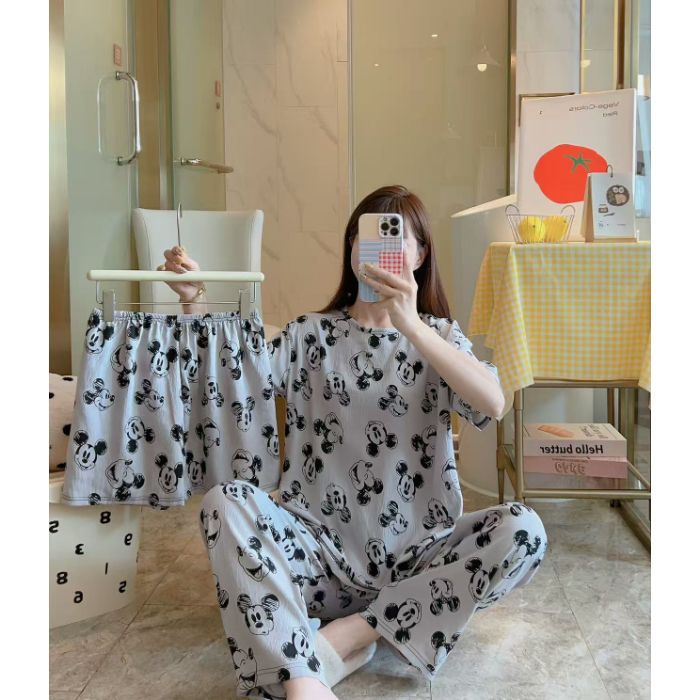 Venta al por mayor transfronteriza de una variedad de pantalones de manga corta de tres piezas, pijamas de mujer, pantalones cortos de algodón de nubes de verano de dibujos animados, servicio a domicilio