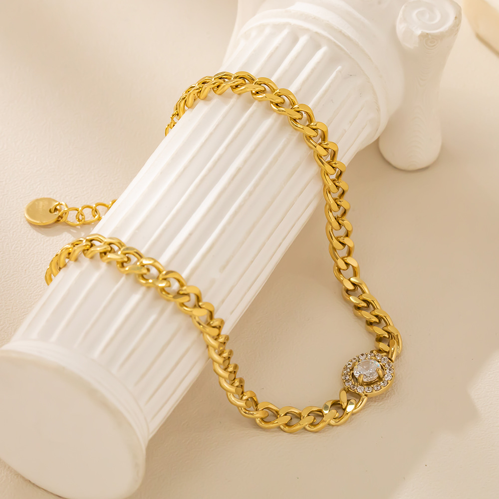 Bracciale charm cuore in zircone placcato oro per donna elegante_voghion.com