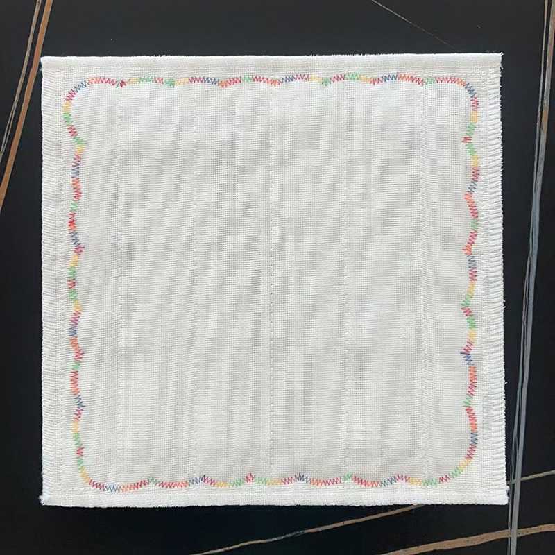 12 층 무지개 자수