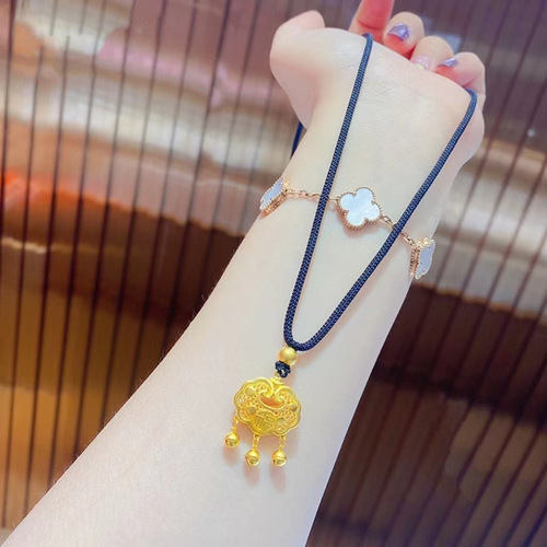 Factory direct sales brass gold-plated safety lock pendant women's simple design necklace company opening event gift