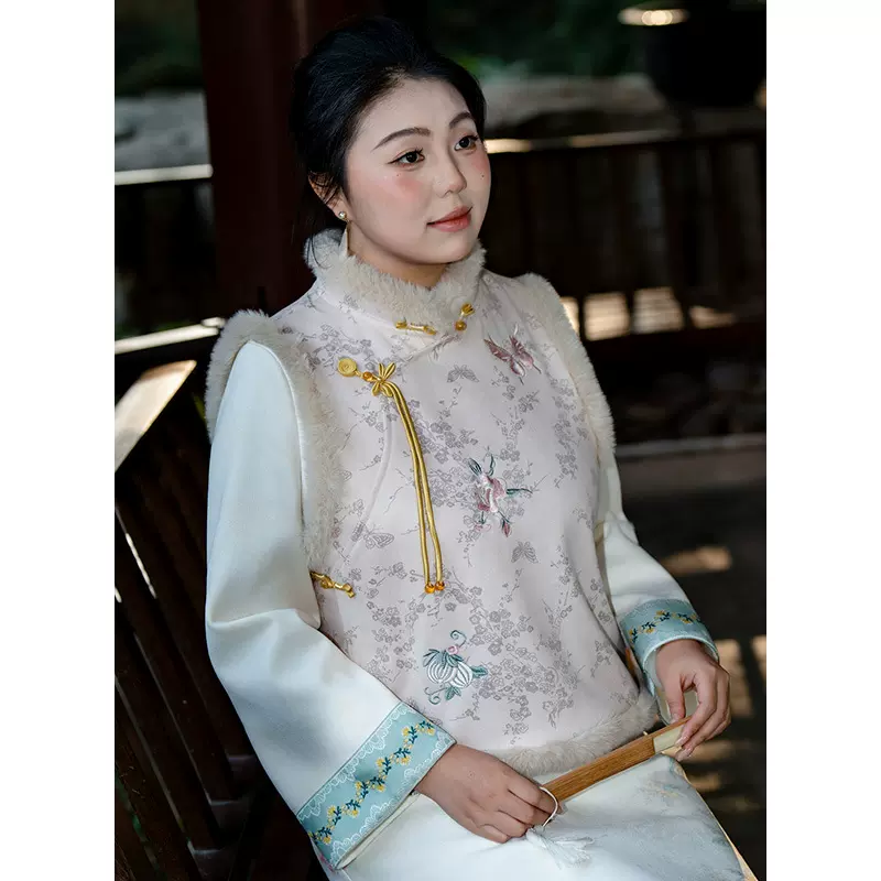 56891新中式国风复古改良马甲5025冬季新款提花刺绣盘扣大码马甲