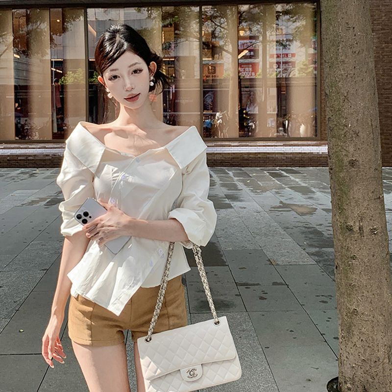 White Off-Shoulder Long-Sleeved Sun Protection Shirt for Women in Spring, Asymmetrical Elegant Shirt Design, Slim-Fitting Short Top