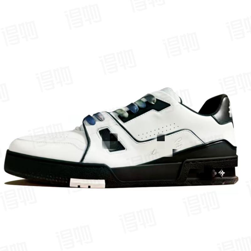Trainer2 generation-white and black