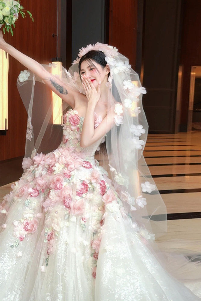 French-Style Main Wedding Dress for Brides 2025 New Petite Runaway Princess Luxurious Heavy-Duty High-End Sense Going Out Gown