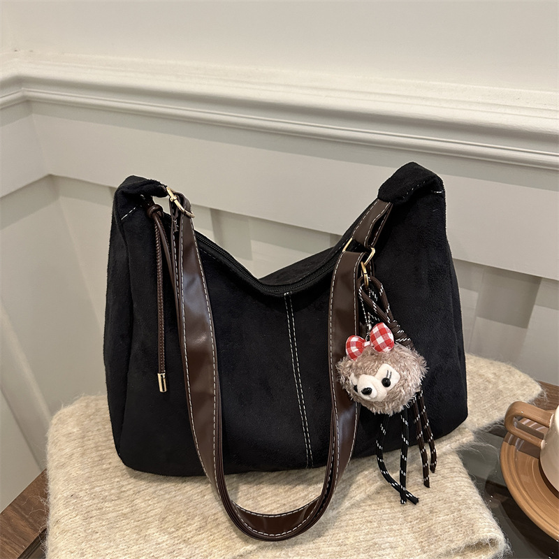 Simple bolso de tote encantador invierno 2024 nuevo estilo versátil bolso de hombro de este año bolso casual para mujeres