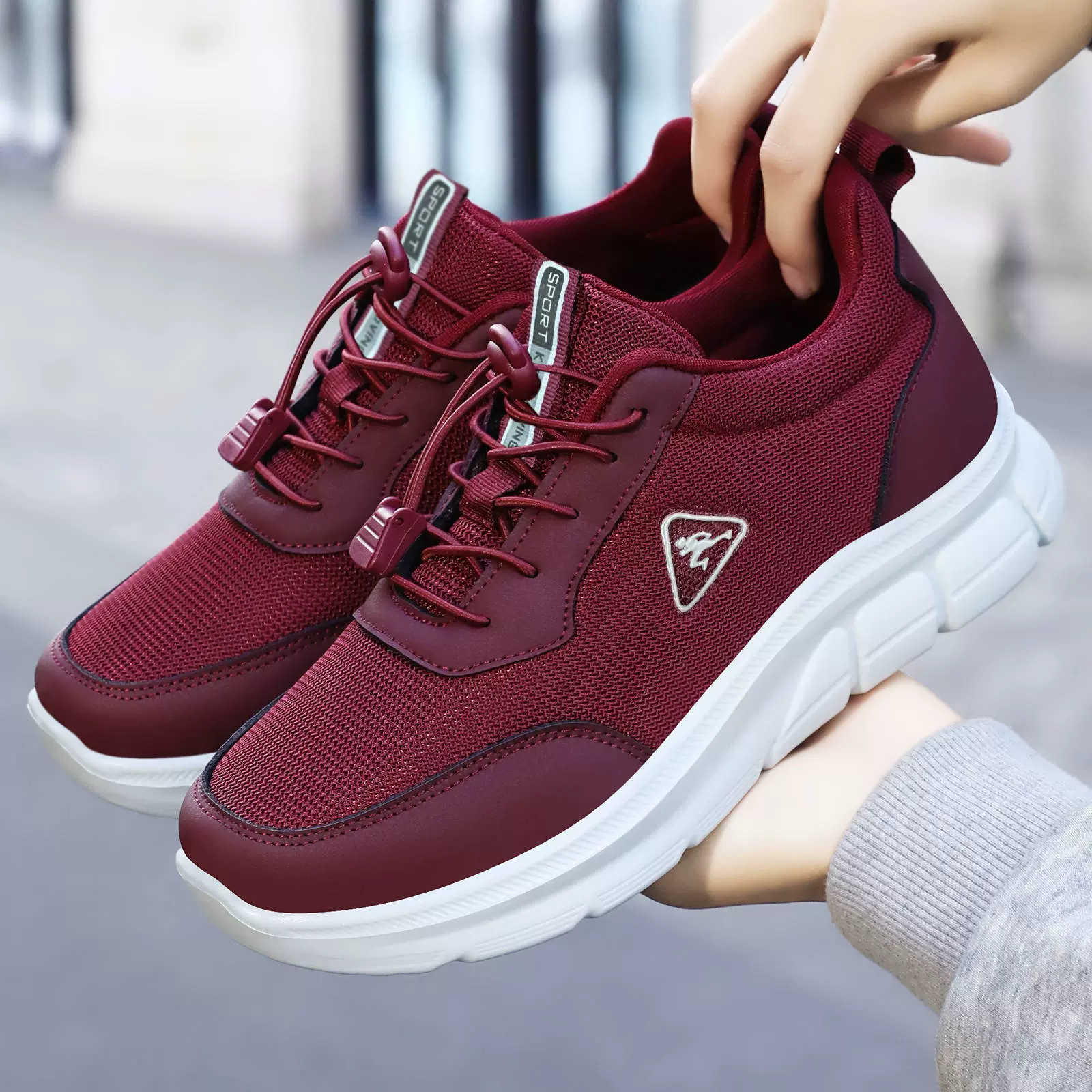 鞋子女鞋百搭秋季新款软底不累脚妈妈鞋休闲鞋情侣健步一脚蹬单鞋