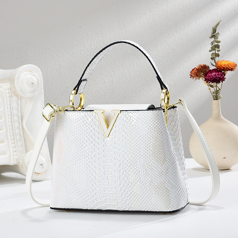 Patrón de cocodrilo de charol 2025 nuevo bolso de moda bolso de cubo de mediana edad bolso de mensajero de hombro para mujer madre degradada